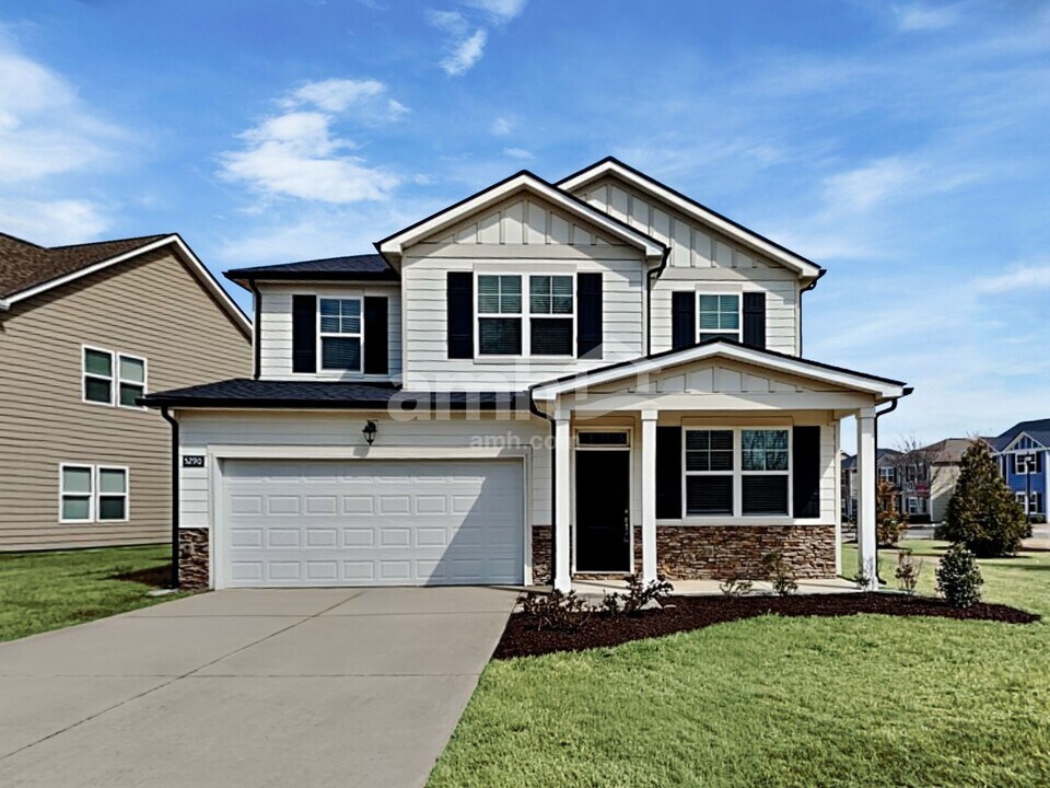 5290 Lake Maxwell Dr in Nashville, TN - Building Photo