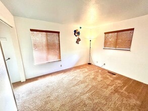 15558 Nopel Rd in Forest Ranch, CA - Building Photo - Building Photo