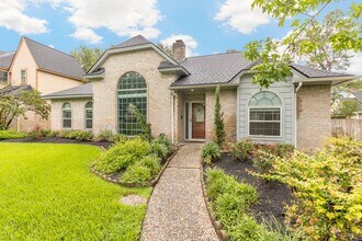5622 Woodland Creek Dr in Houston, TX - Building Photo - Building Photo