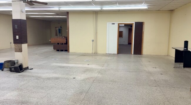 109 W Broadway Ave in Fairfield, IA - Building Photo - Building Photo