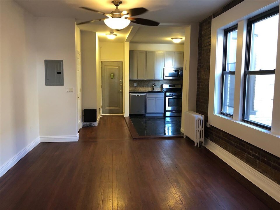 270 Harrison Ave-Unit -501 in Jersey City, NJ - Building Photo