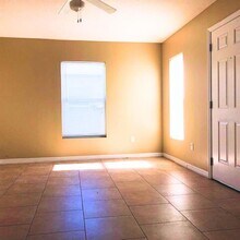 1005 W King St in Kissimmee, FL - Building Photo - Building Photo