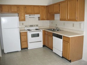 Parkwood Place Apartments in Hazelwood, MO - Building Photo - Interior Photo