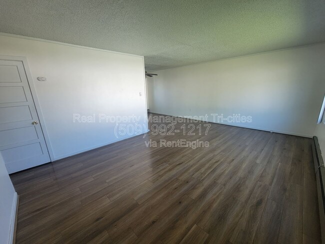 1003 Torbett St in Richland, WA - Building Photo - Building Photo