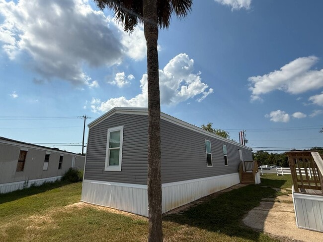 property at 2800 19th Ave