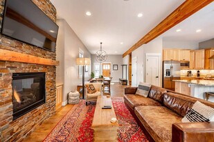 312 Mountain Willow Dr in Fraser, CO - Building Photo