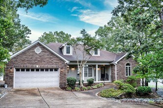 2 Ostento Ln in Hot Springs, AR - Building Photo - Building Photo