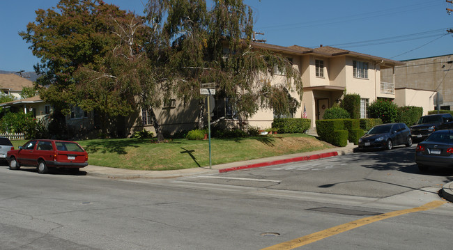 1701 Glencoe Way in Glendale, CA - Building Photo - Building Photo