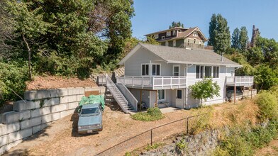 24103 Vashon Hwy SW in Vashon, WA - Building Photo - Building Photo