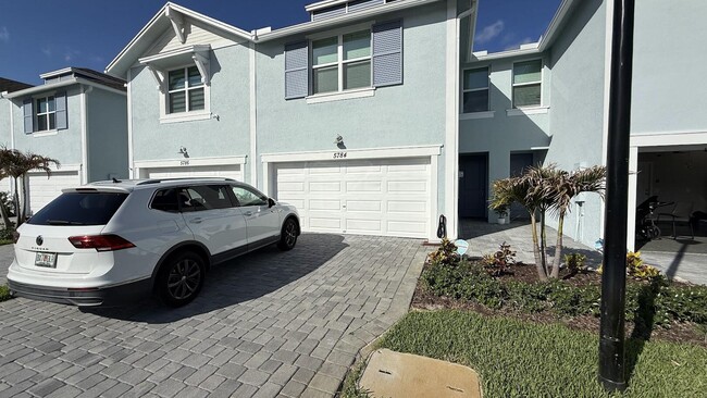 property at 5784 SE Edgewater Cir