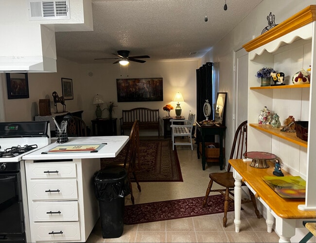 3 S County Center Dr