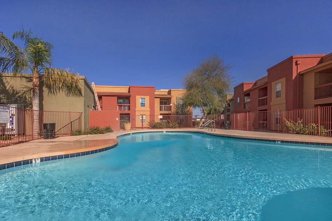 San Giovanni Apartments in Phoenix, AZ - Building Photo