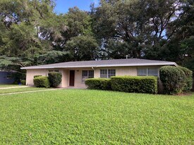3504 NW 51st Ave in Gainesville, FL - Building Photo