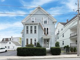 129 Snow St, Unit 2 in Woonsocket, RI - Building Photo