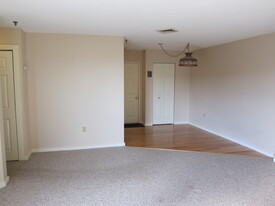 90 Quincy Shore Dr, Unit 706 in Quincy, MA - Building Photo - Building Photo