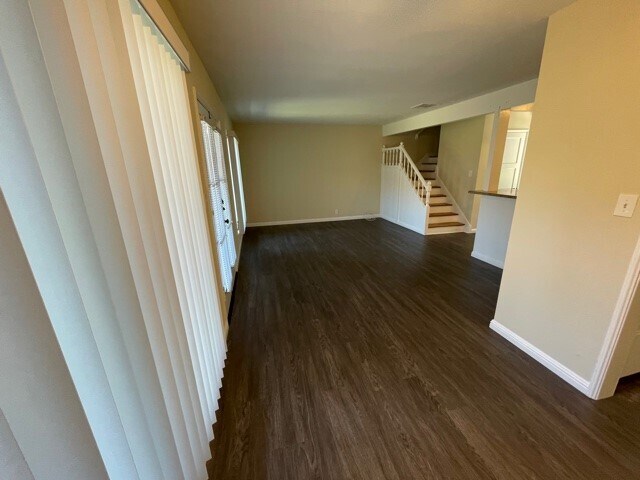 382 N Hollywood Way in Burbank, CA - Foto de edificio - Building Photo