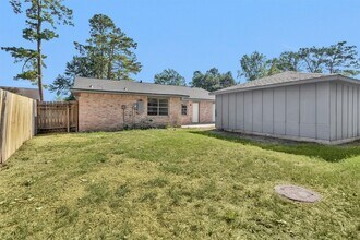 2126 Millhouse Rd in Houston, TX - Foto de edificio - Building Photo