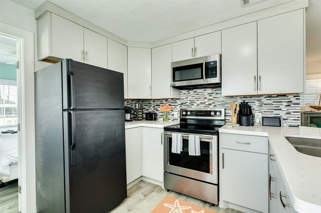 property at 4015 Oleander Dr