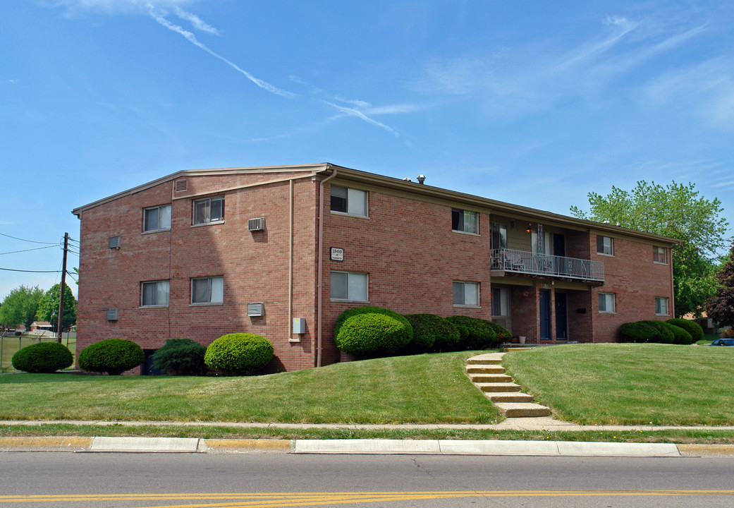 1800 Ironwood Dr in Fairborn, OH - Building Photo