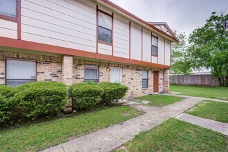 3061 Olympia Dr in Denton, TX - Building Photo - Building Photo