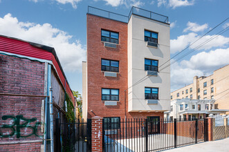 2117 Bathgate Ave in Bronx, NY - Building Photo - Primary Photo