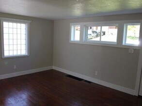 138 Delaney Dr in Pittsburgh, PA - Building Photo - Building Photo