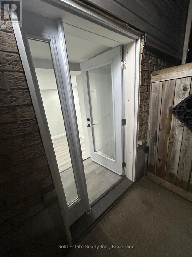 228 Three Wood Dr in Woodstock, ON - Building Photo - Building Photo