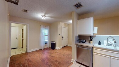 9104 Quail Creek Dr in Austin, TX - Building Photo - Building Photo