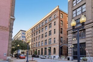 308 W 8th St, Unit 509 in Kansas City, MO - Building Photo