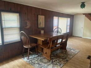 125 Old Sachems Head Rd in Guilford, CT - Foto de edificio - Building Photo