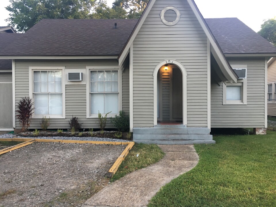 507 Stevenson St in Lafayette, LA - Building Photo