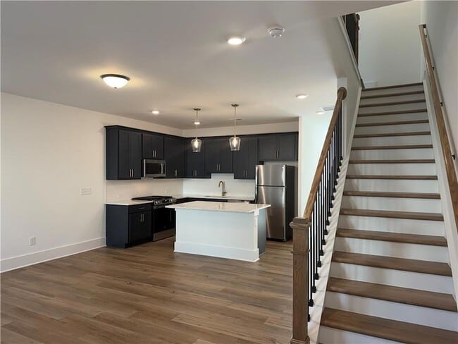 1605 Aeslin Dr NW in Atlanta, GA - Foto de edificio - Building Photo