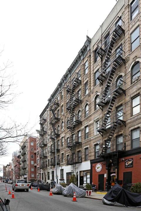 73-75 E 3rd St in New York, NY - Foto de edificio