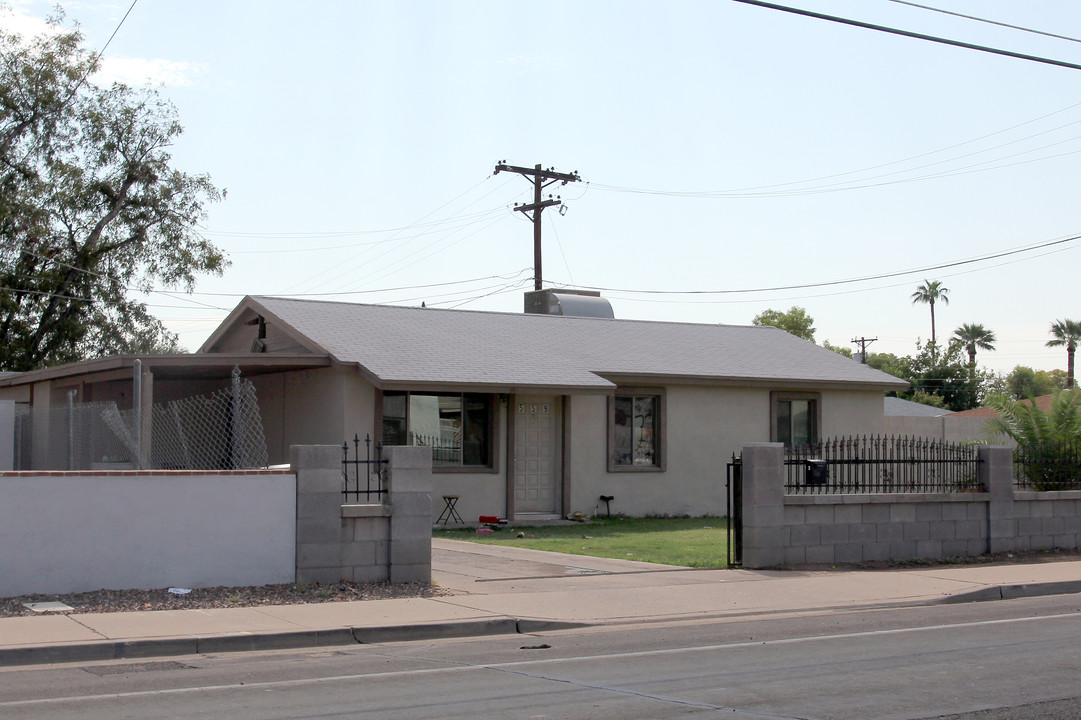 559 S Bellview in Mesa, AZ - Foto de edificio