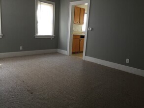 837 Kern St in Waterloo, IA - Building Photo - Building Photo