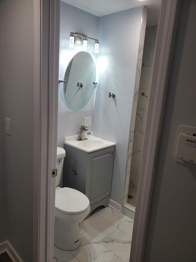 3118 N Central Park Ave, Unit 2R in Chicago, IL - Foto de edificio - Building Photo