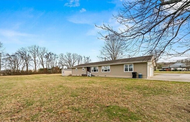 100 Essex Dr in Knoxville, TN - Building Photo - Building Photo