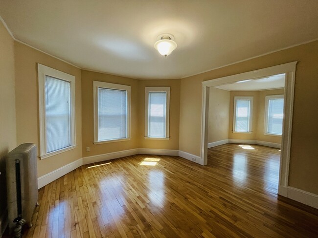 26 Rose St, Unit 26 in Somerville, MA - Foto de edificio - Building Photo