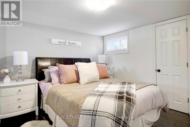 property at 2048 Edinburgh Dr