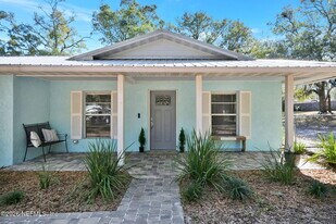 133 Cll Menendez in St. Augustine, FL - Building Photo