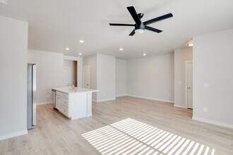 314 S Echo Cyn Ave in Meridian, ID - Building Photo - Building Photo