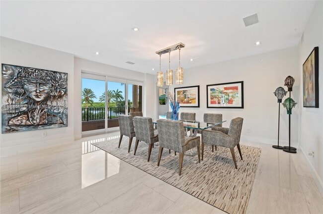 13633 Deering Bay Dr in Coral Gables, FL - Building Photo - Building Photo