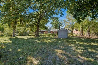 83 Brookhaven Dr in Trotwood, OH - Foto de edificio - Building Photo