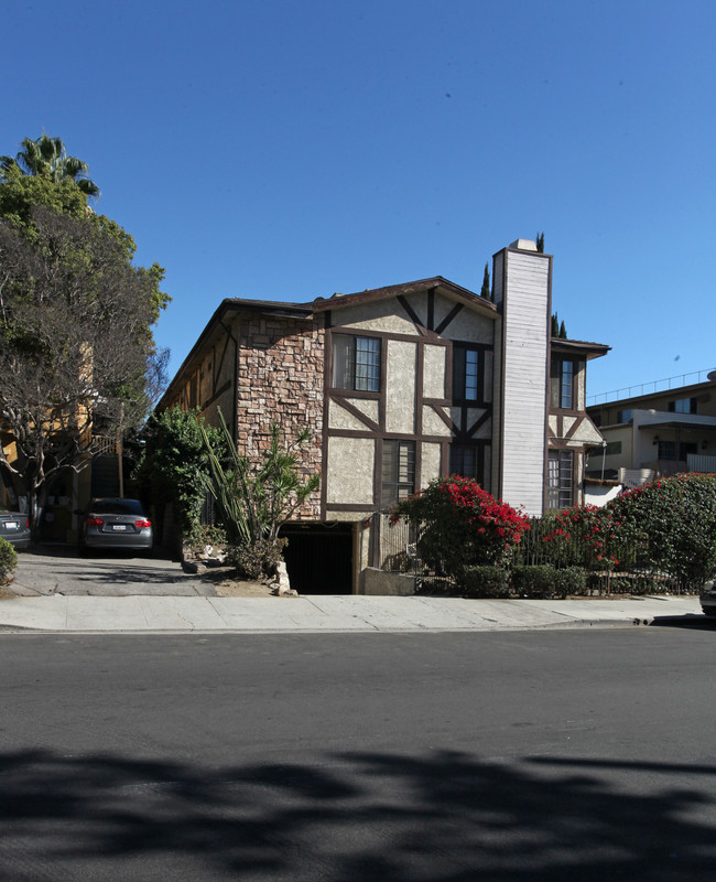 1348 N Orange Dr in Los Angeles, CA - Building Photo - Building Photo