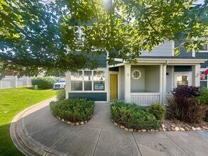 6345 Chardonnay St in Evans, CO - Building Photo - Building Photo