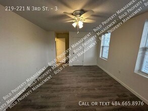 219-221 N 3rd St in Pottsville, PA - Foto de edificio - Building Photo