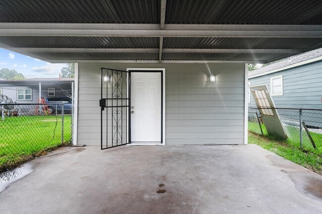 5519 Chapman St, Unit 2 in Houston, TX - Building Photo - Building Photo