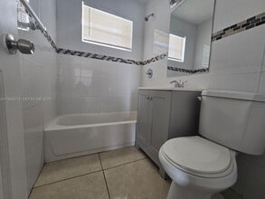 609 NW 7th Ave in Hallandale Beach, FL - Building Photo - Building Photo