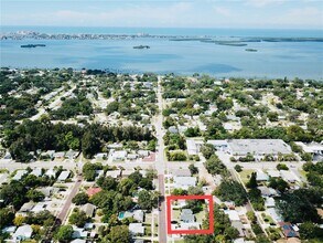428 Orangewood Dr in Dunedin, FL - Building Photo - Building Photo