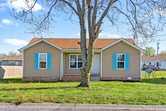 521 Gainey Dr in Oak Grove, KY - Foto de edificio - Building Photo